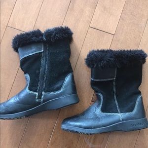 Size 10.5 pedipeds boots paid $87 smoke free